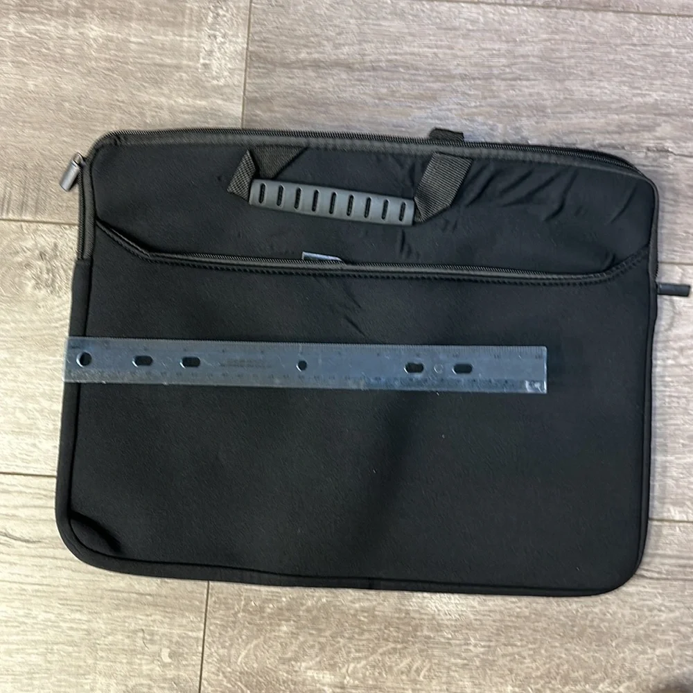 New black laptop carrying bag